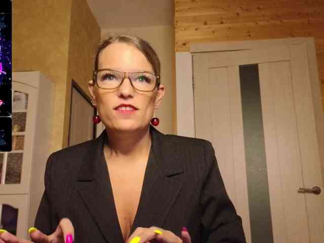 Findom_Lady_Shine webcam