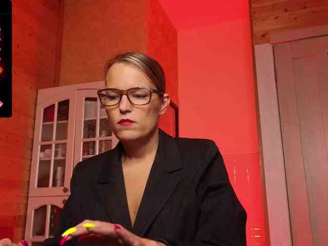 Findom_Lady_Shine webcam