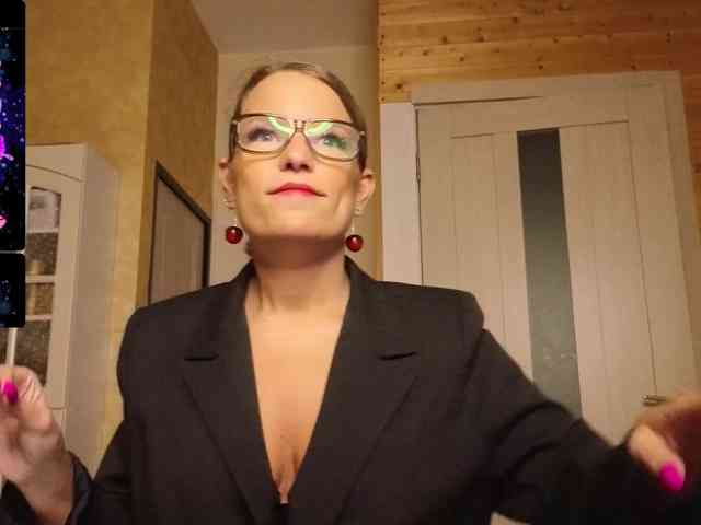 Findom_Lady_Shine webcam