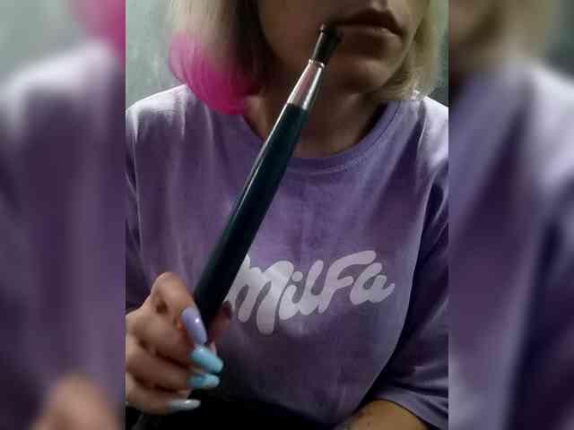 Findom_Lady_Shine webcam