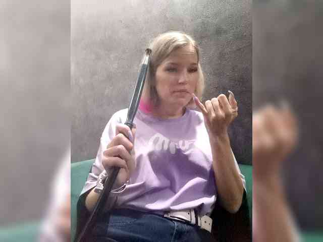 Findom_Lady_Shine webcam