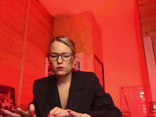 Findom_Lady_Shine webcam