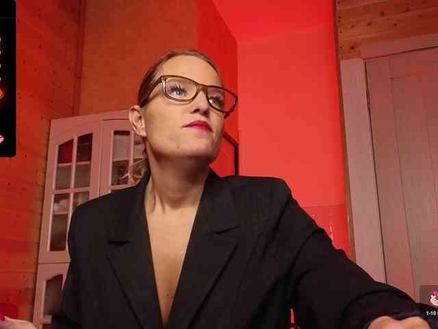 Findom_Lady_Shine webcam