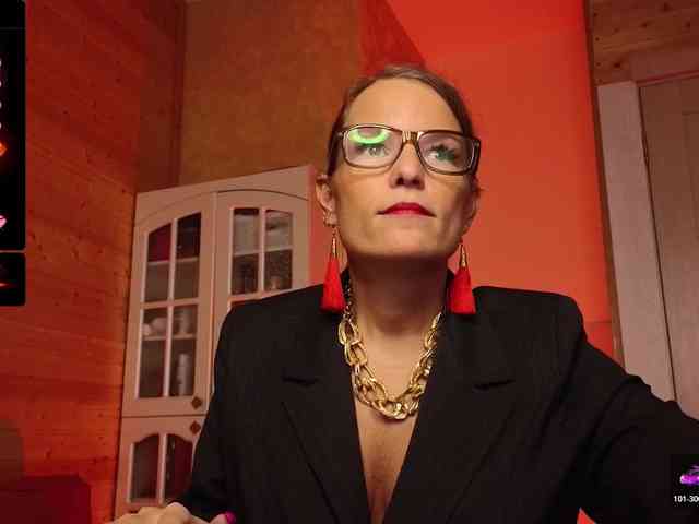 Findom_Lady_Shine webcam