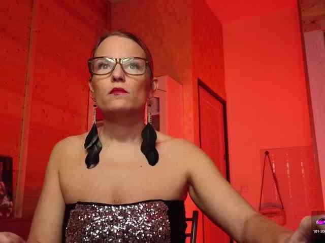 Findom_Lady_Shine webcam