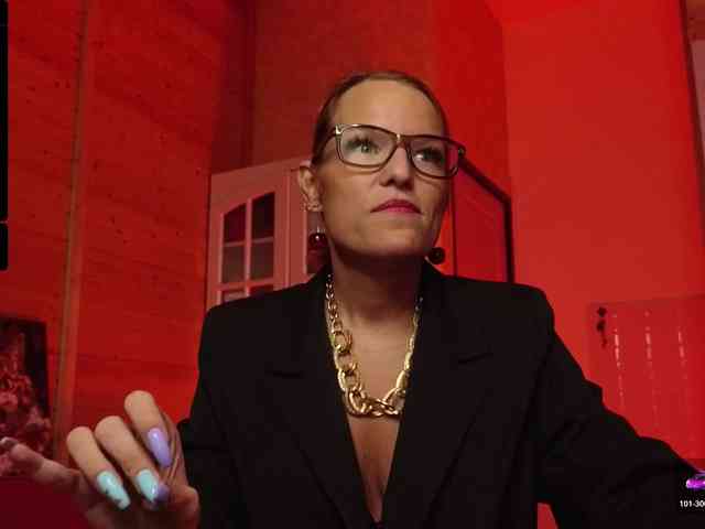 Findom_Lady_Shine webcam