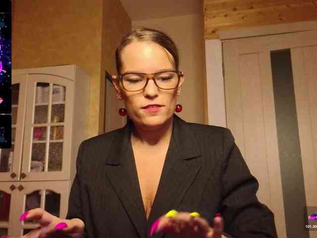 Findom_Lady_Shine webcam