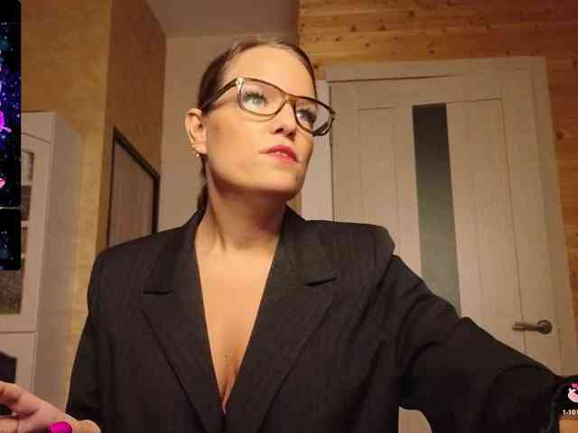 Findom_Lady_Shine webcam