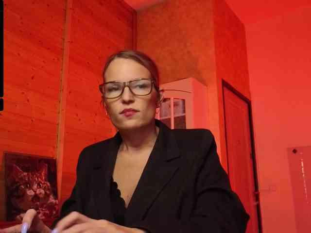 Findom_Lady_Shine webcam