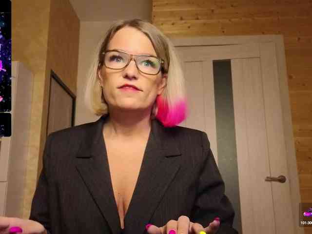 Findom_Lady_Shine webcam