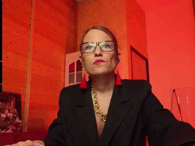 Findom_Lady_Shine webcam