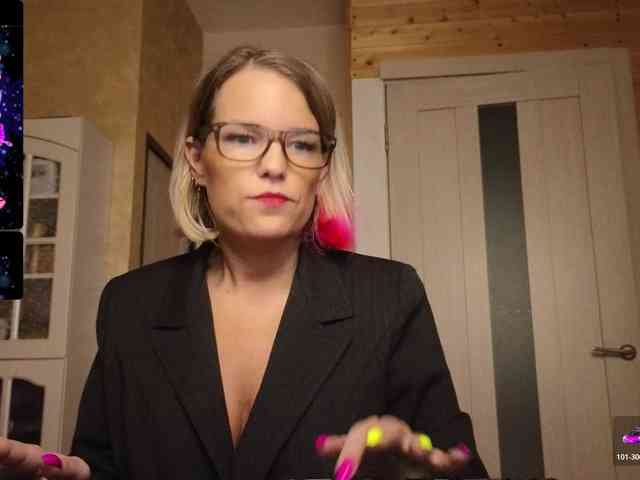 Findom_Lady_Shine webcam