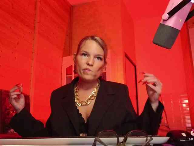 Findom_Lady_Shine webcam