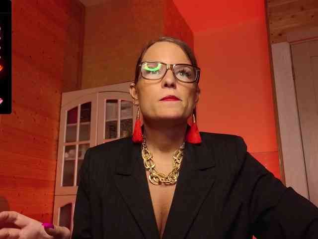 Findom_Lady_Shine webcam