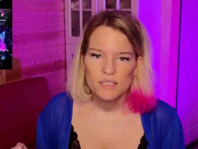 Findom_Lady_Shine webcam