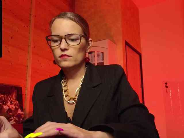 Findom_Lady_Shine webcam