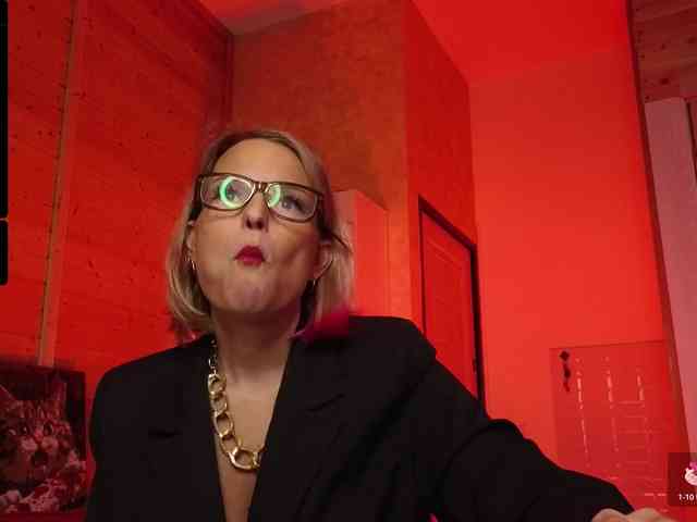 Findom_Lady_Shine webcam