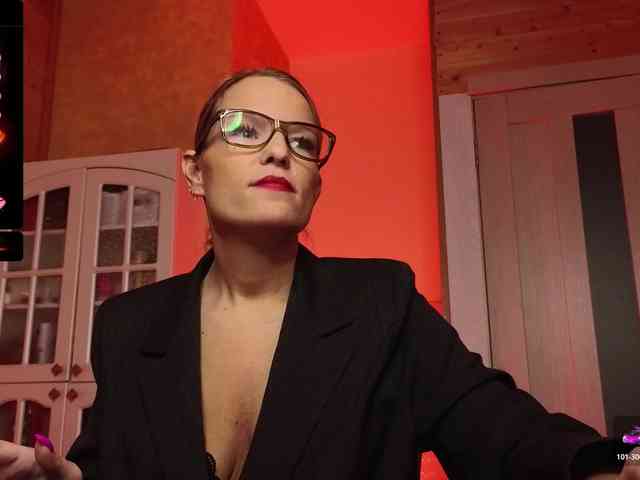 Findom_Lady_Shine webcam