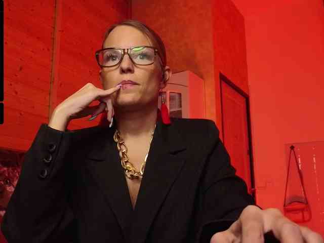 Findom_Lady_Shine webcam