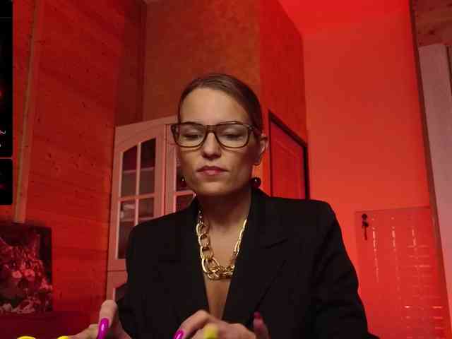 Findom_Lady_Shine webcam