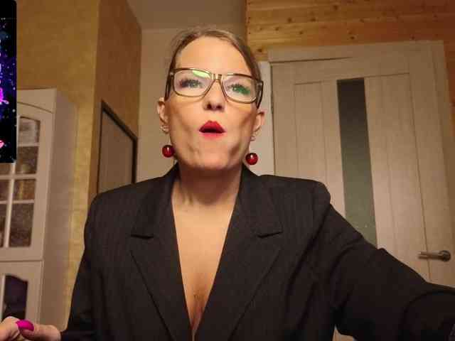 Findom_Lady_Shine webcam