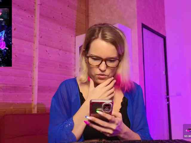 Findom_Lady_Shine webcam
