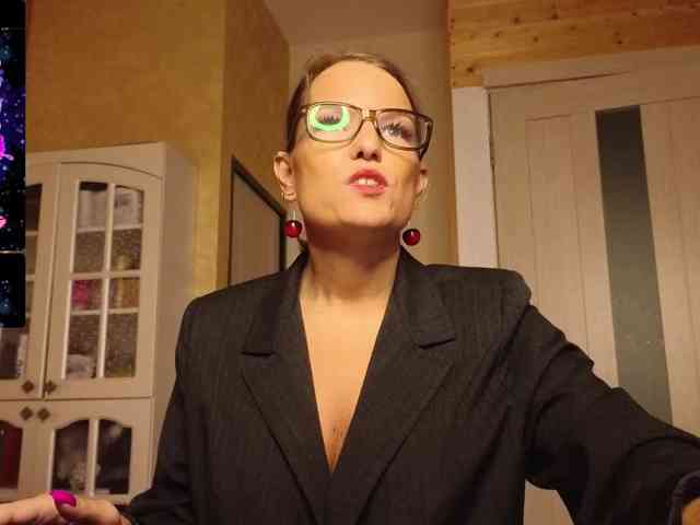 Findom_Lady_Shine webcam