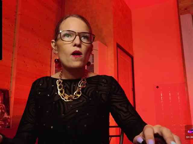 Findom_Lady_Shine webcam