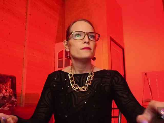 Findom_Lady_Shine webcam