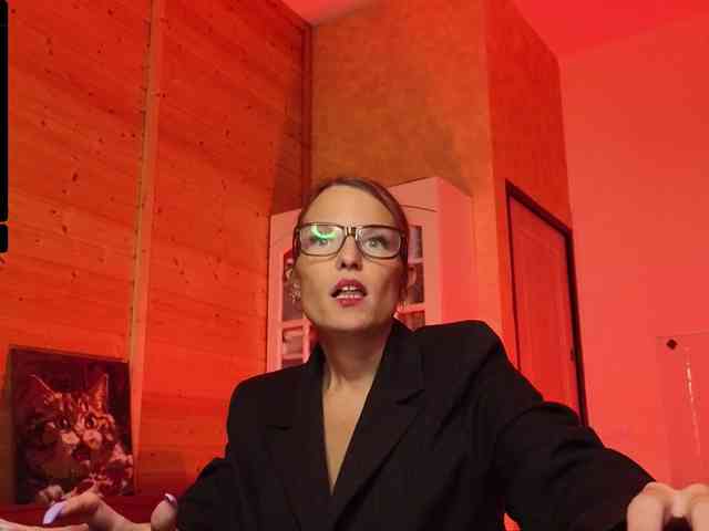 Findom_Lady_Shine webcam