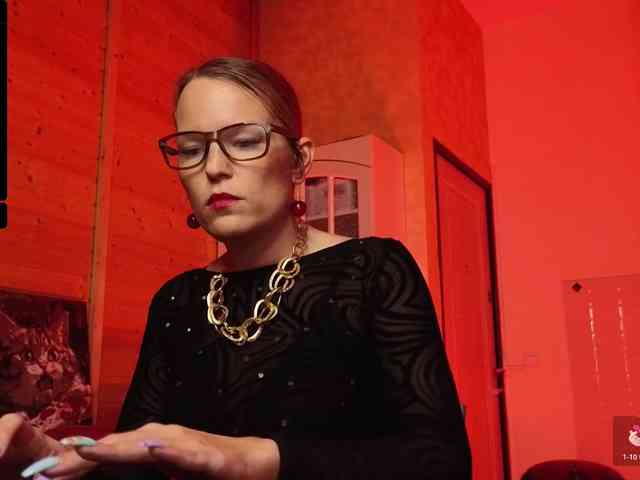 Findom_Lady_Shine webcam