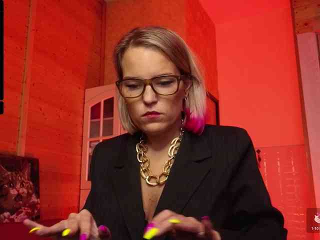 Findom_Lady_Shine webcam