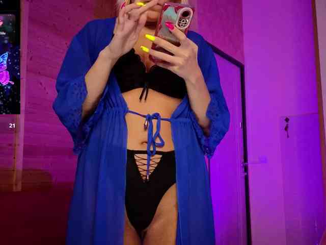 Findom_Lady_Shine webcam