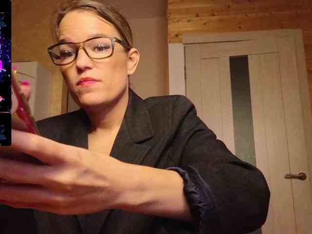 Findom_Lady_Shine webcam