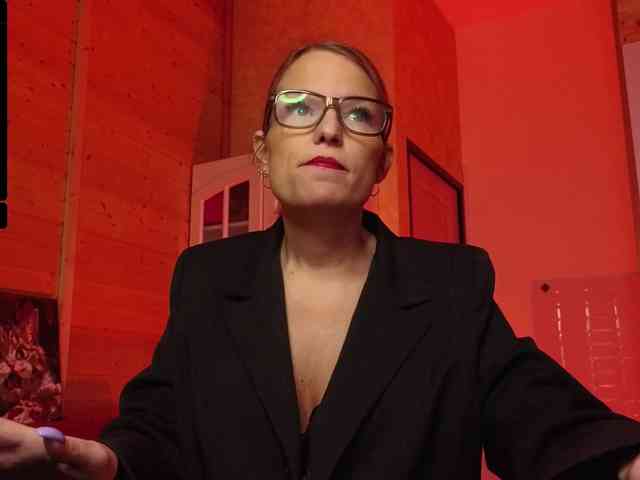 Findom_Lady_Shine webcam