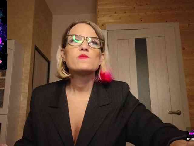 Findom_Lady_Shine webcam