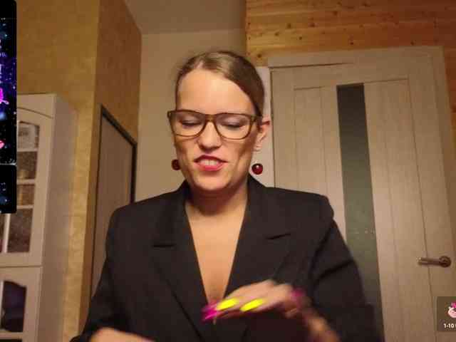 Findom_Lady_Shine webcam