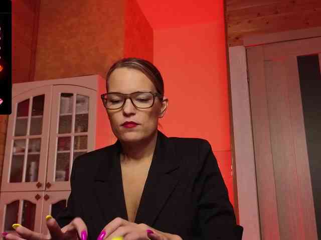 Findom_Lady_Shine webcam