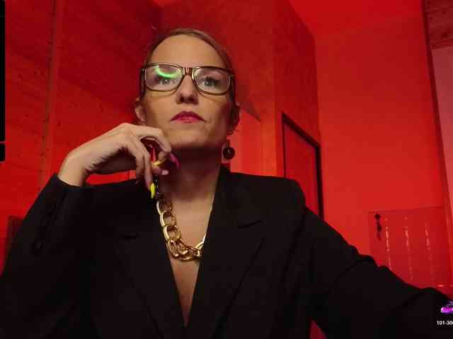 Findom_Lady_Shine webcam