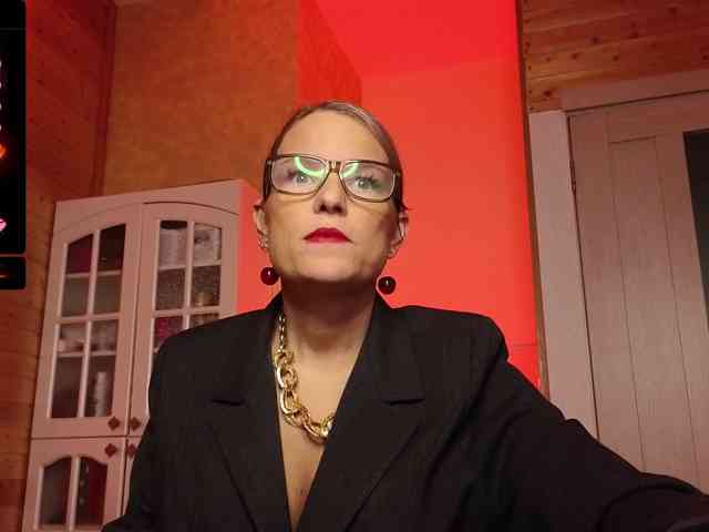 Findom_Lady_Shine webcam