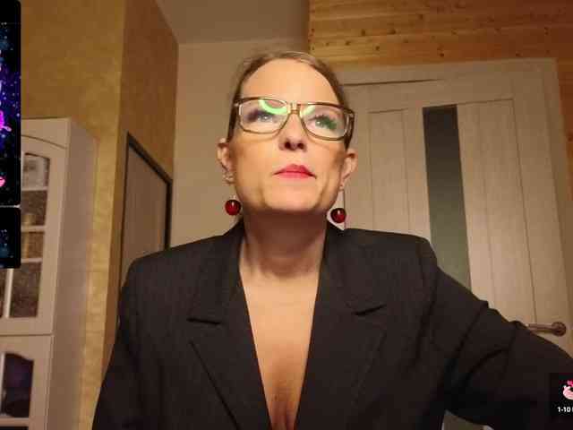 Findom_Lady_Shine webcam