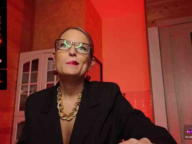 Findom_Lady_Shine webcam