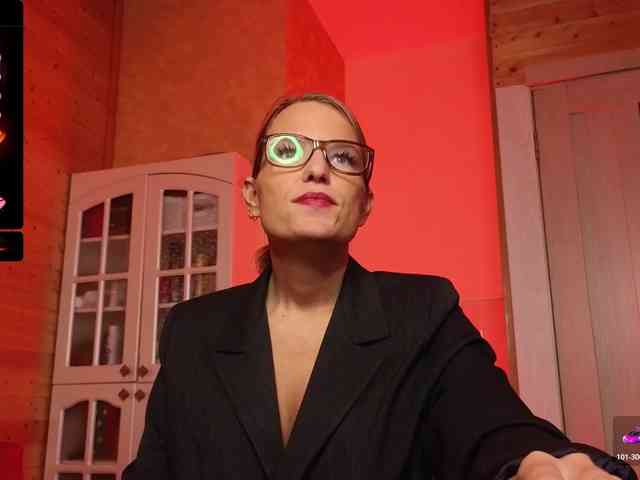 Findom_Lady_Shine webcam