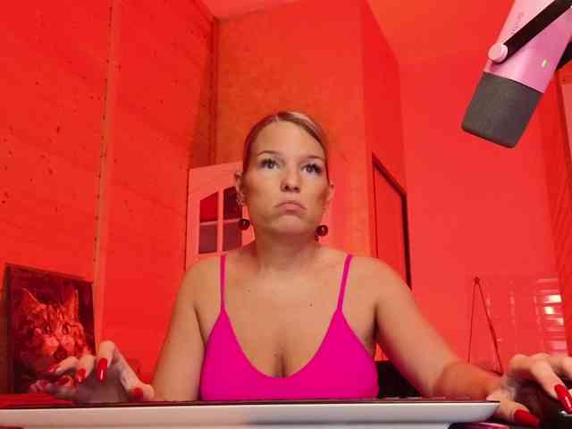 Findom_Lady_Shine webcam