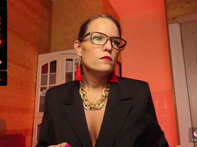 Findom_Lady_Shine webcam