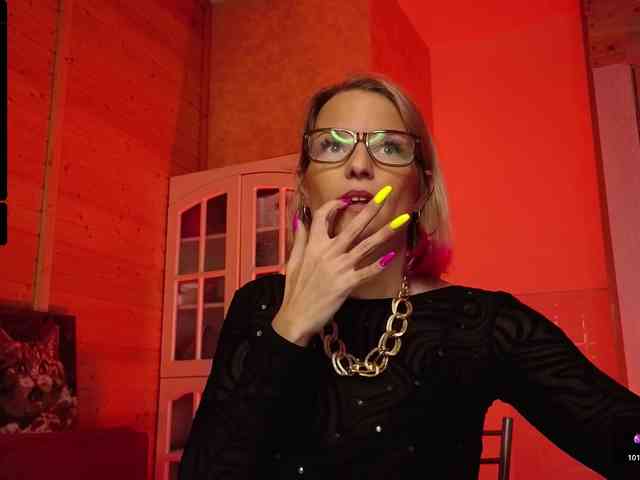 Findom_Lady_Shine webcam