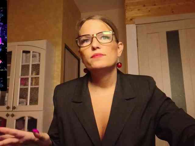 Findom_Lady_Shine webcam