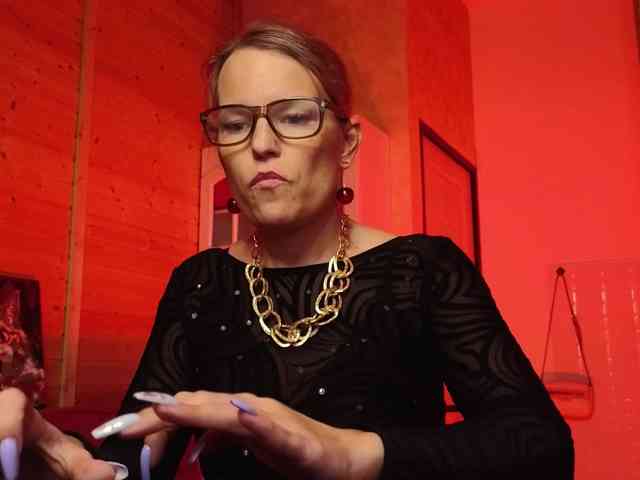 sweeteve050 Live Webcam on BongaCams