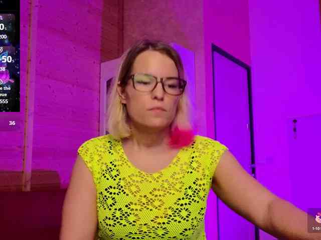 Findom_Lady_Shine webcam