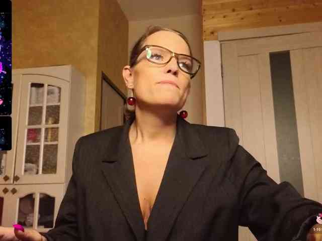 Findom_Lady_Shine webcam